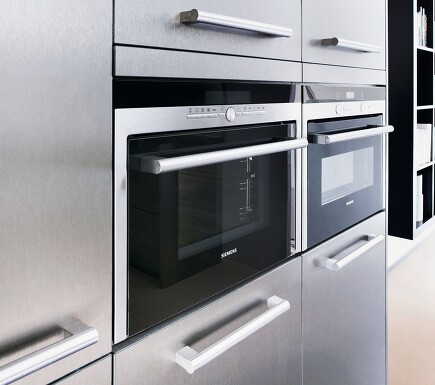 Backofen und Dampfgarer von Siemens sind innovativ und von top Qualität. Backofen und Dampfgarer von Siemens sind innovativ und von top Qualität.